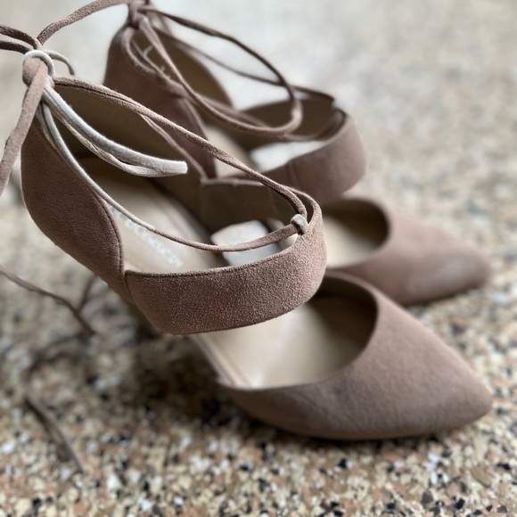 BCBG suede nude/cream strappy chunky heel with wrap around ankle laces. - Picture 2 of 6